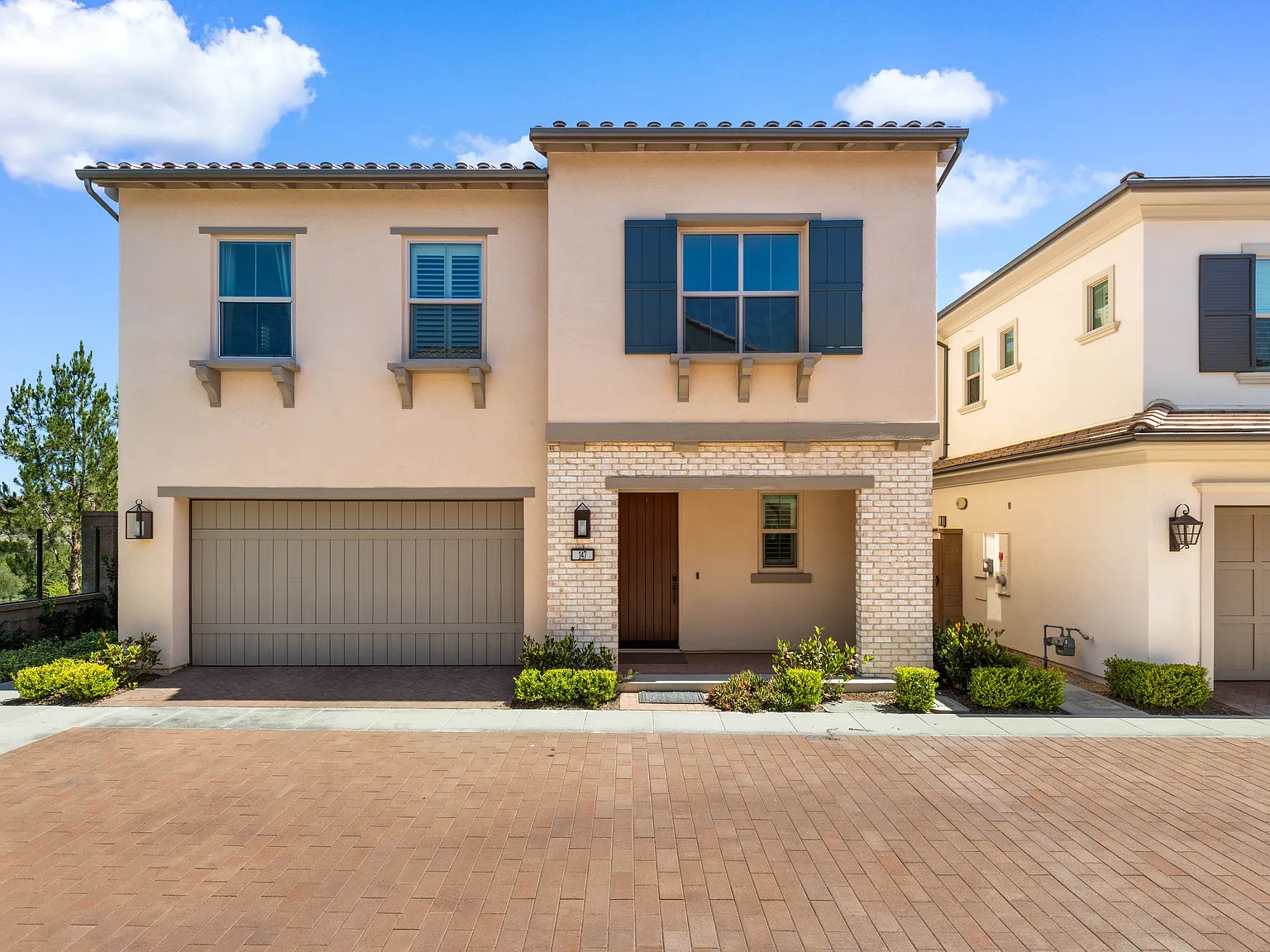 3 bed, 2.5 bath, 2170 sqft, $6,500 — Photo 1