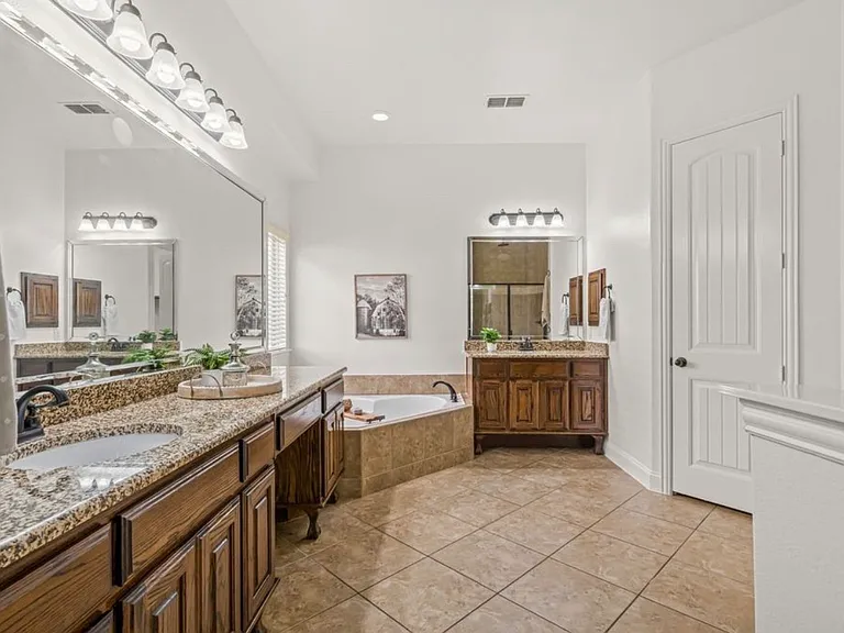 5317 Fern Valley Ln — Photo 6