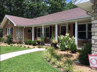 2749 E Melbourne Rd, Springfield, MO 65804