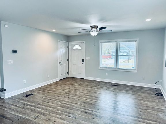 2nd image of 900 S 6th St
