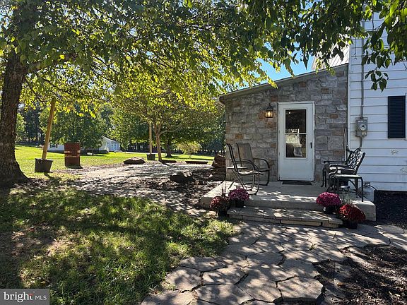 5th image of 290 Woods Rd