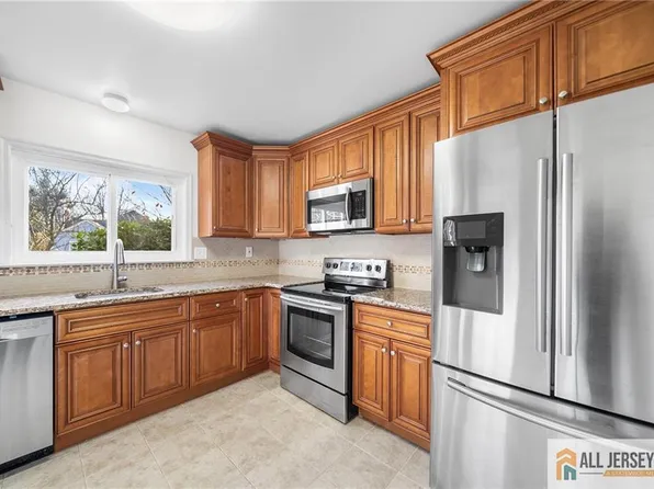 3 Rutherford Hayes Dr #A, Monroe Township, NJ 08831