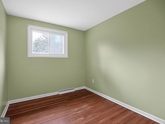 5th image of 16108 Manning Rd W