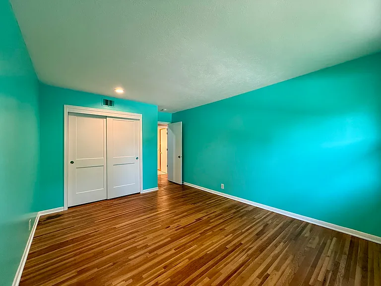 9325 Pauline St — Photo 42