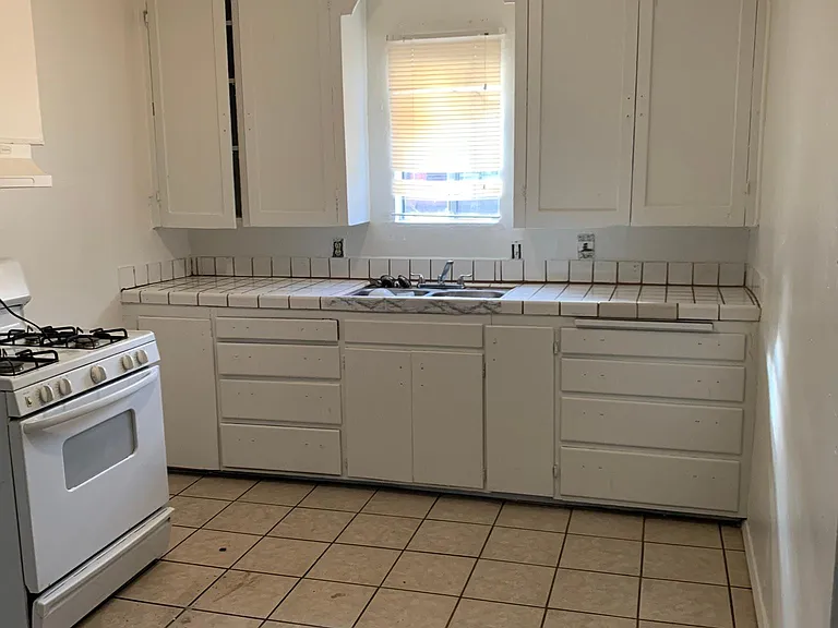 109A Maple St — Photo 1