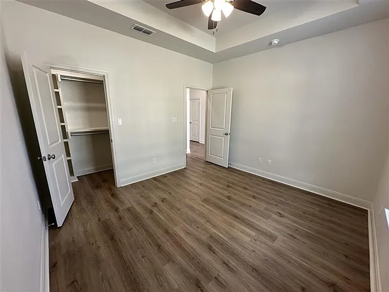 8406 Cambridge Rd — Photo 4