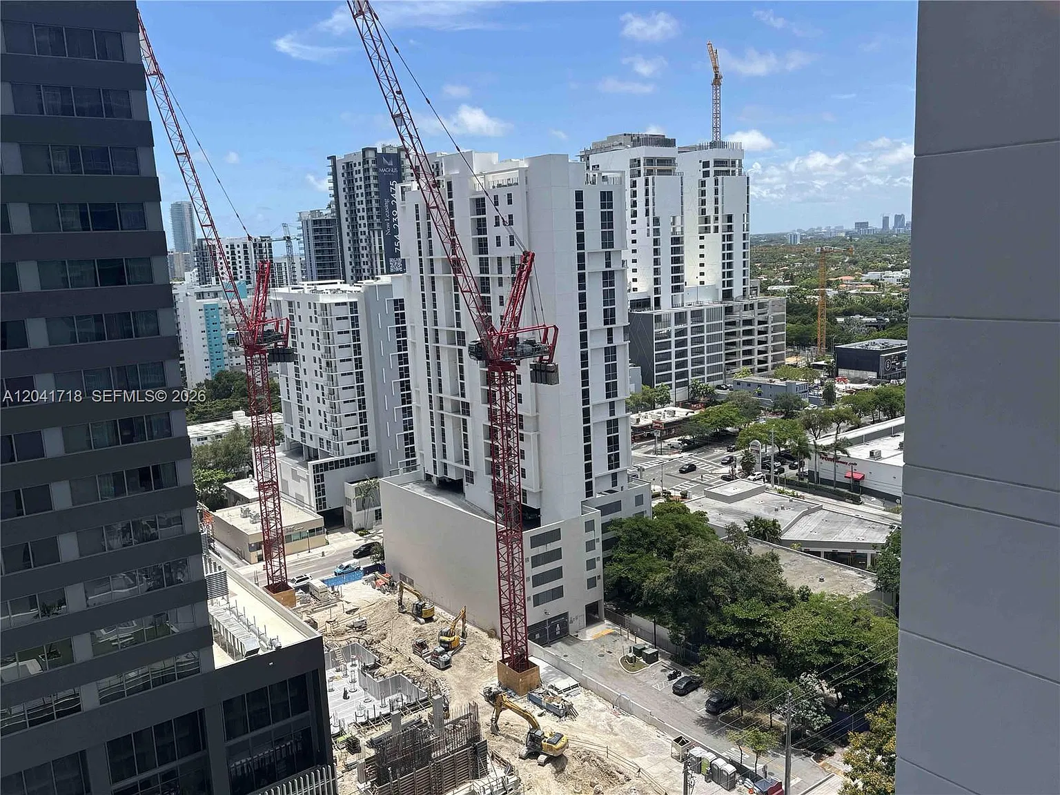 Neo Vertika Condo — Photo 3