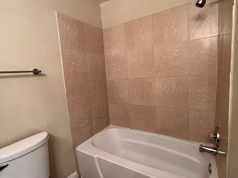 N Laurelglen Blvd 7612 — Photo 25