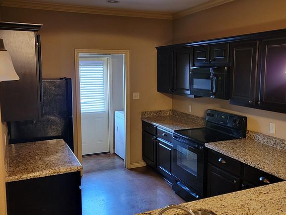 2nd image of 3111 Cullen Trl