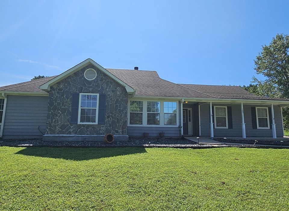 1st image of 165 Water View Dr