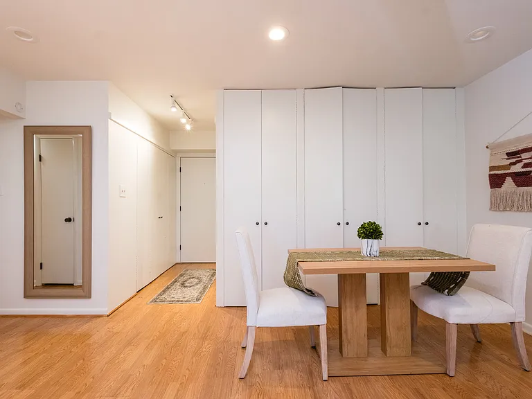 1401 N Pierce St #16 — Photo 7