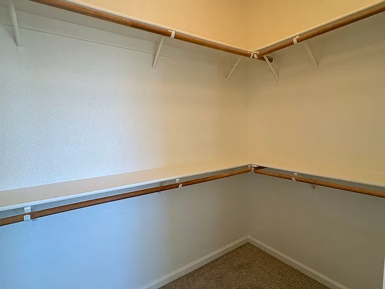 546 Almanor St — Photo 16
