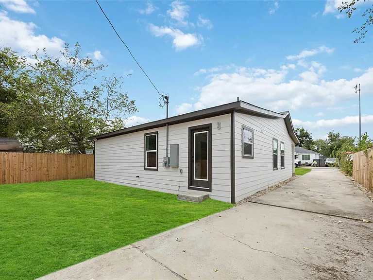 3405 Mount Pleasant St — Photo 17