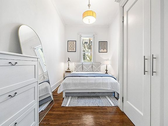 3rd image of 23 W 88th St APT 2R