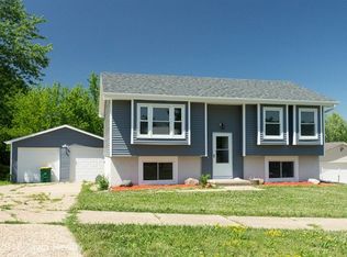 1518 W Clinton Ave, Indianola, IA 50125