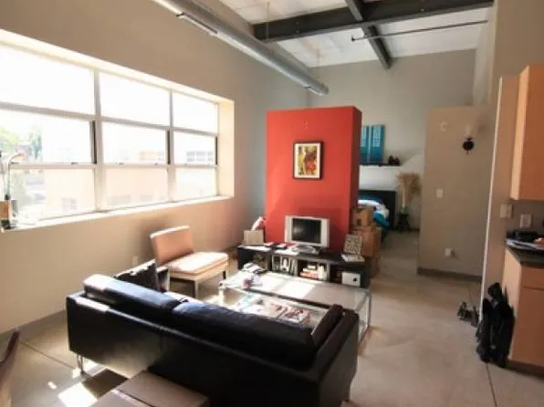 111 Franklin Ave E #323, Minneapolis, MN 55404