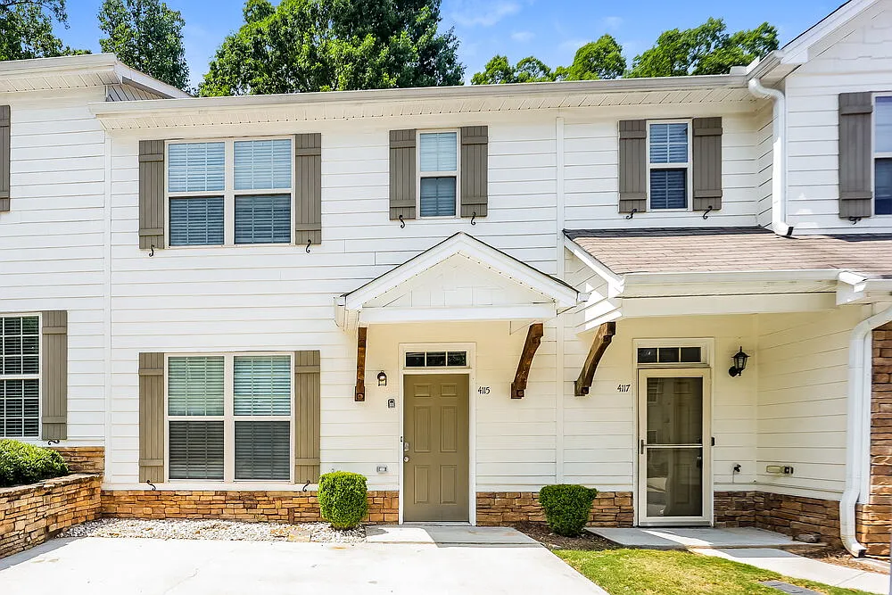 3 bed, 2.5 bath, 1440 sqft, $1,870 — Photo 1