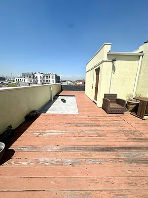 Rented by Luxian International Realty LLC | media 15