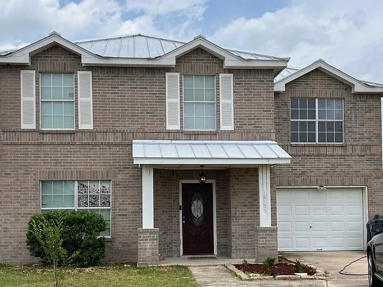 18195 King Palm Dr — Photo 1