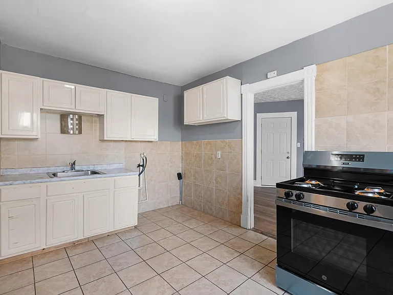 66 Standish St #2W — Photo 2