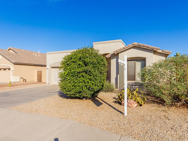 3556 E Hampton Ln — Photo 26