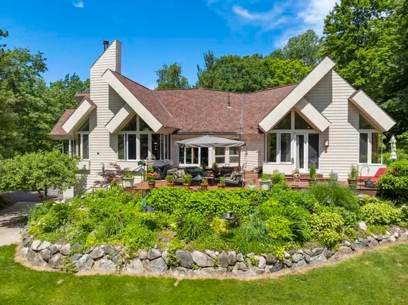 3135 Depew Rd, Petoskey, MI 49770
