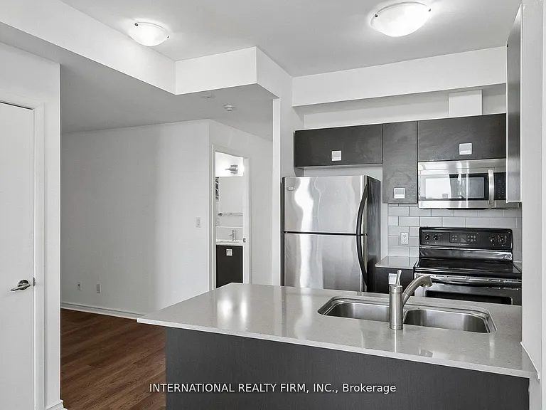 3391 Bloor St W #1011 — Photo 10