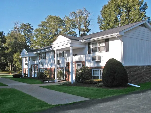 144 W Jefferson St #4, Jefferson, OH 44047
