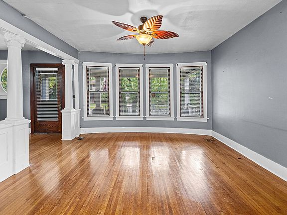4th image of 448 Grand Ave