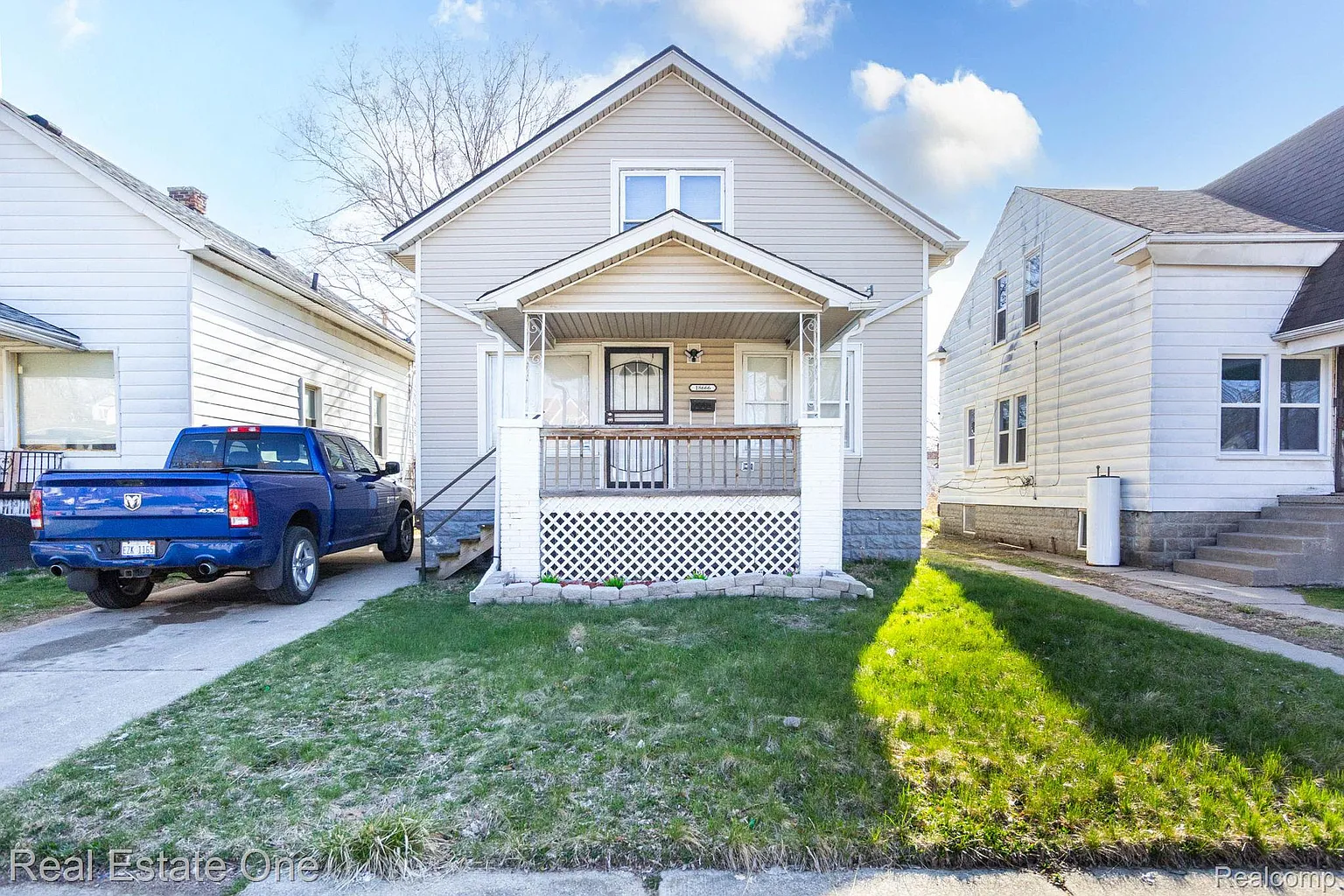18666 Carrie St photo 1