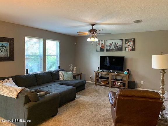 4th image of 421 Chattan Way