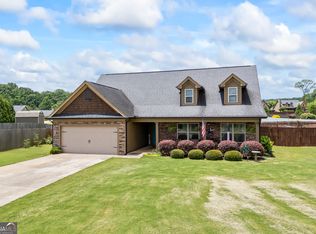 108 Lake Point Ct, Jefferson, GA 30549