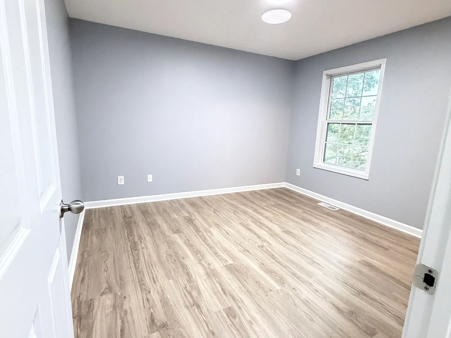 2 bed, 2.5 bath, 1233 sqft, $1,100 — Photo 2