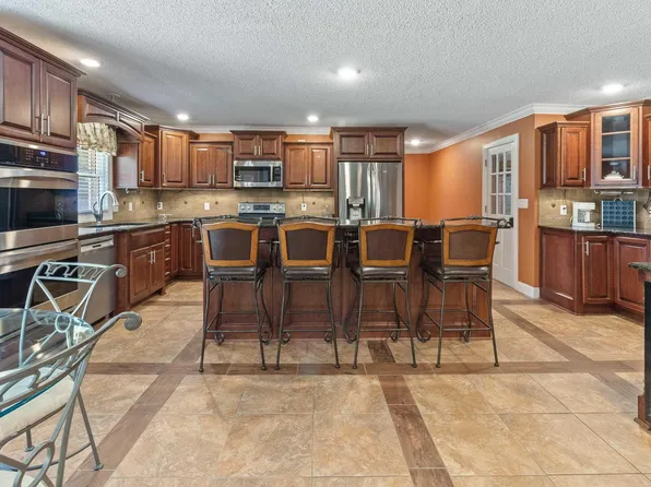 2305 Wildwood Dr, Jasper, AL 35501