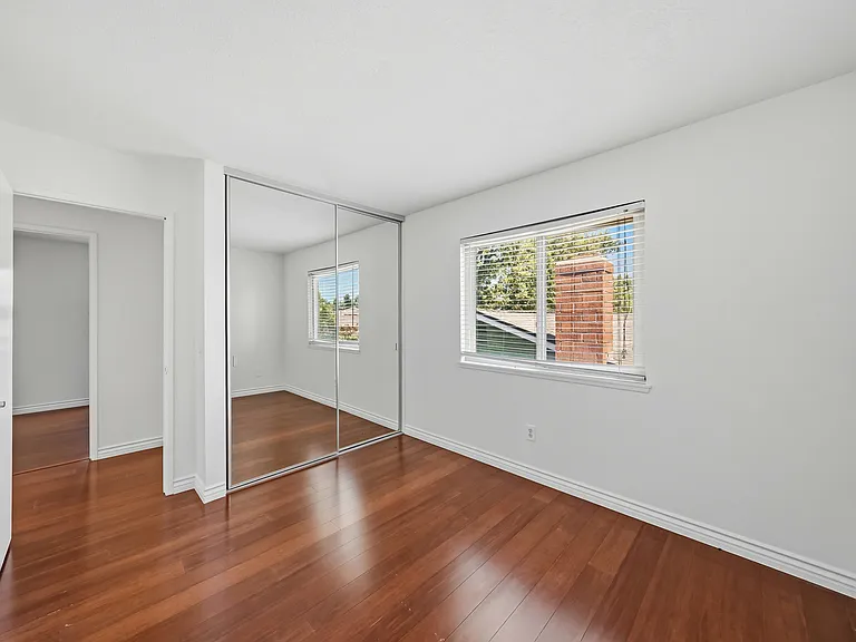 8566 Club House Dr — Photo 16