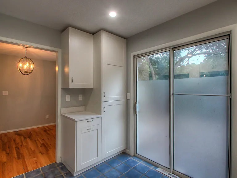 7747 Howe Dr — Photo 13