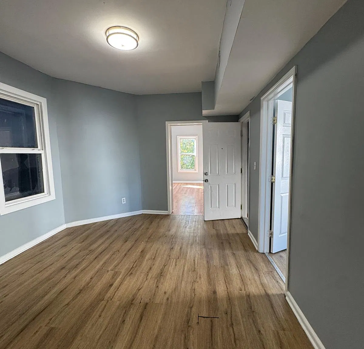 3 bed, $2,100 — Photo 4