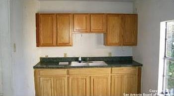 4th image of 859 Angela St