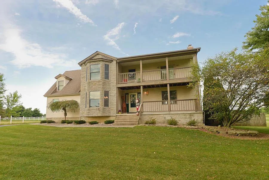 2464 Blayney Rd photo 1