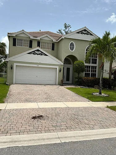 108 Kensington Way Photo 1