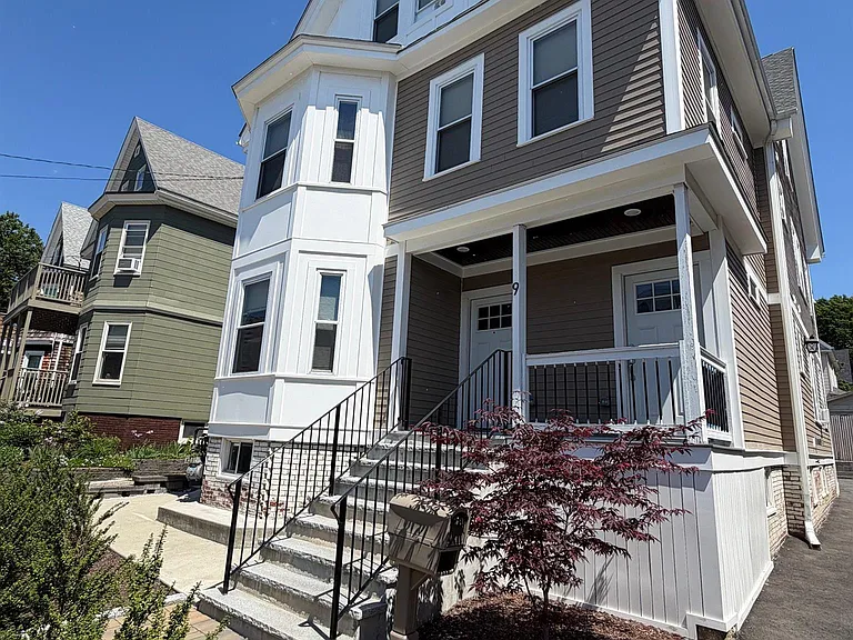 9 Bartlett St #2 — Photo 15