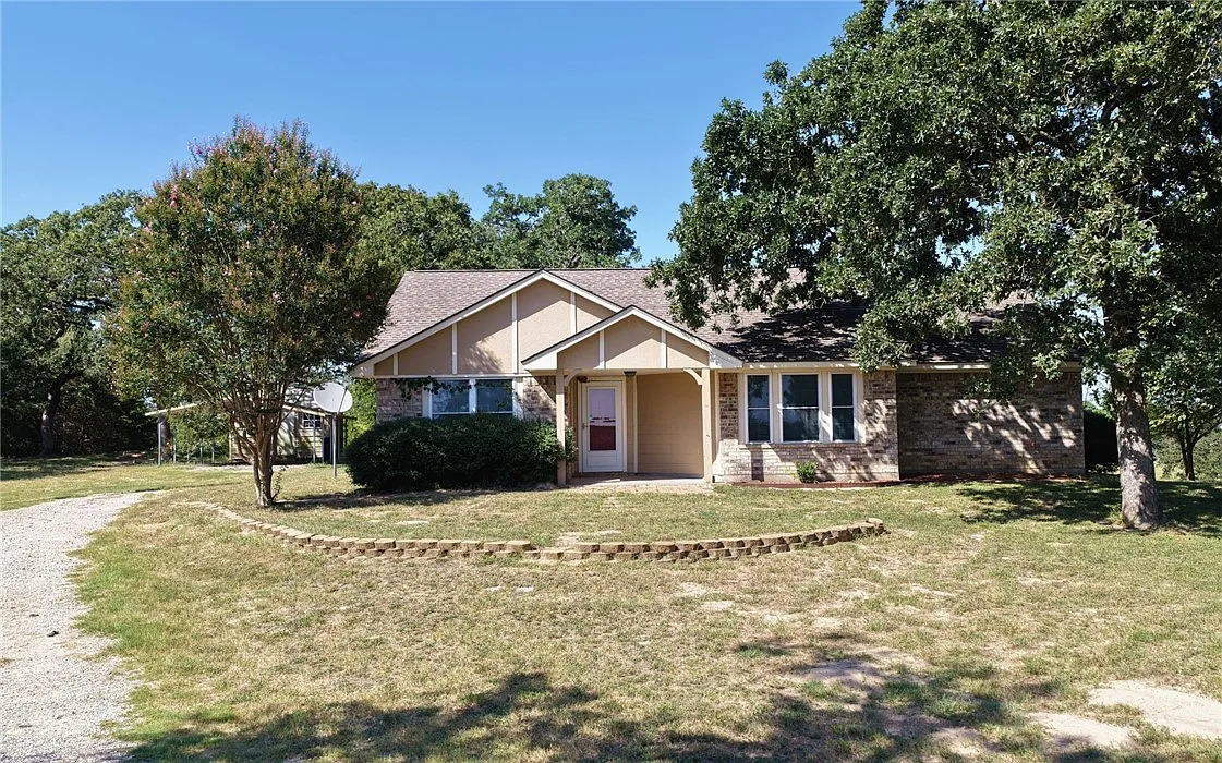 3 bed, 1742 sqft, $1,700 — Photo 1