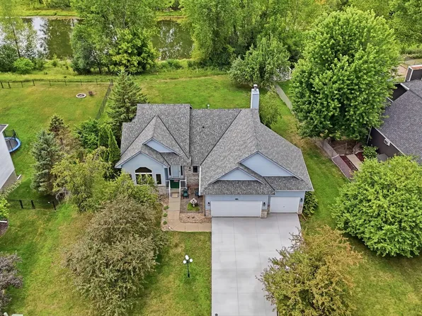 4852 Hillvale Ave N, Oakdale, MN 55128