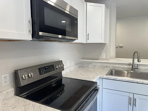 677 Dorset Ave Photo 1