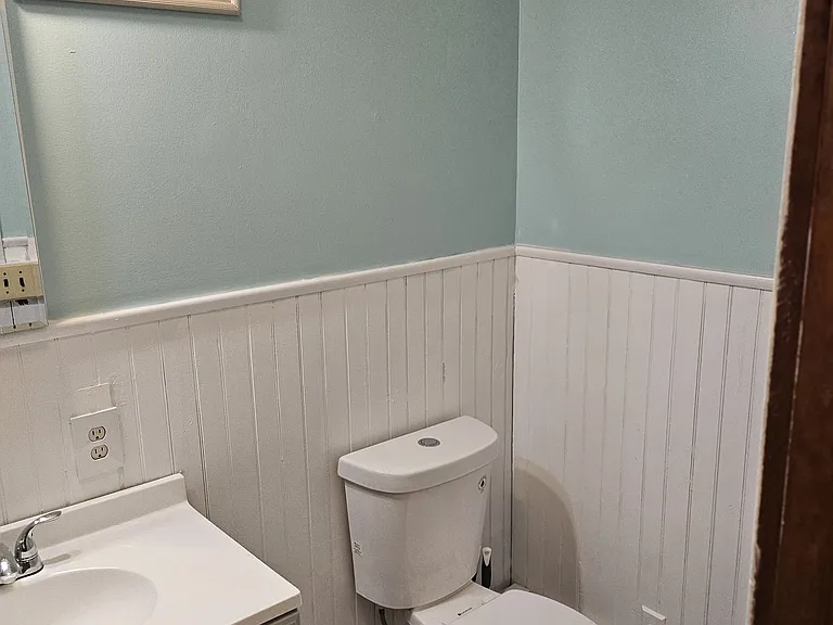 92 Rock Spring Rd — Photo 2