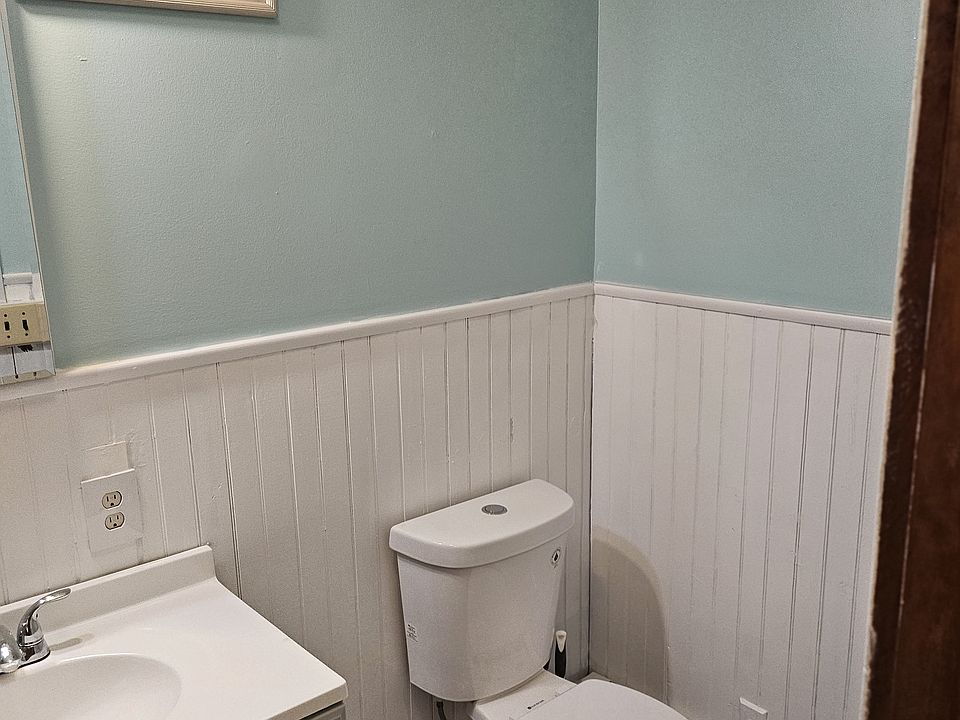 1st image of 92 Rock Spring Rd