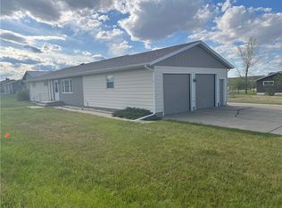 802 10th St, Circle, MT 59215