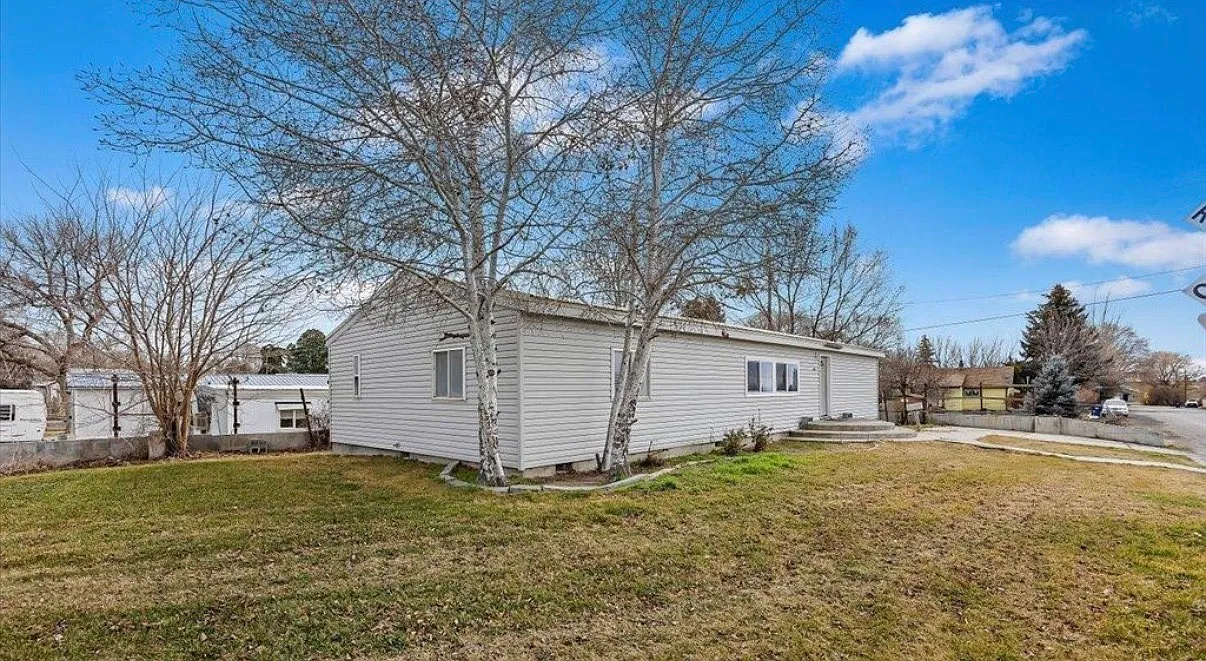 3 bed, 1560 sqft, $1,600 — Photo 2
