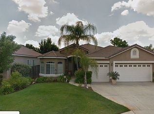 2452 Prescott Ave, Clovis, CA 93619