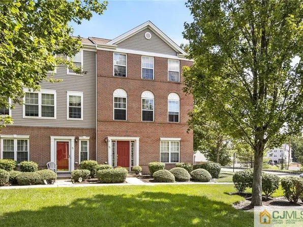 35 Rojewski Way, Parlin, NJ 08859